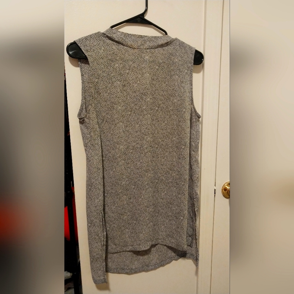 Prologue sleeveless top